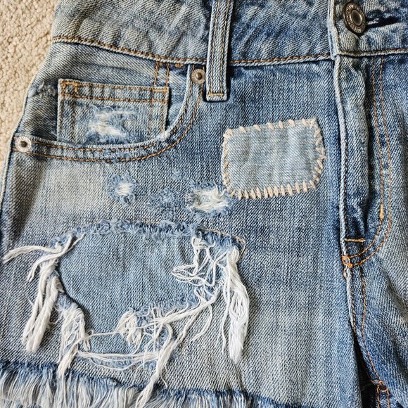 American Eagle Hi-Rise Shorty With Visible Mending - Picture 6 of 9
